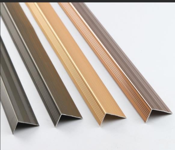 輕奢風(fēng)格鋁合金線條圖片